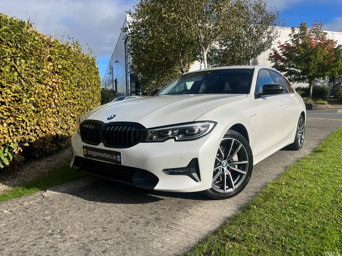 BMW 3-Series Saloon, Petrol Plug-in Hybrid, 2021, White