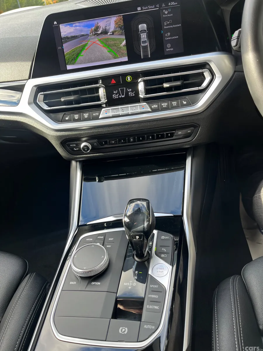 BMW 3-Series Saloon, Petrol Hybrid, 2021, White