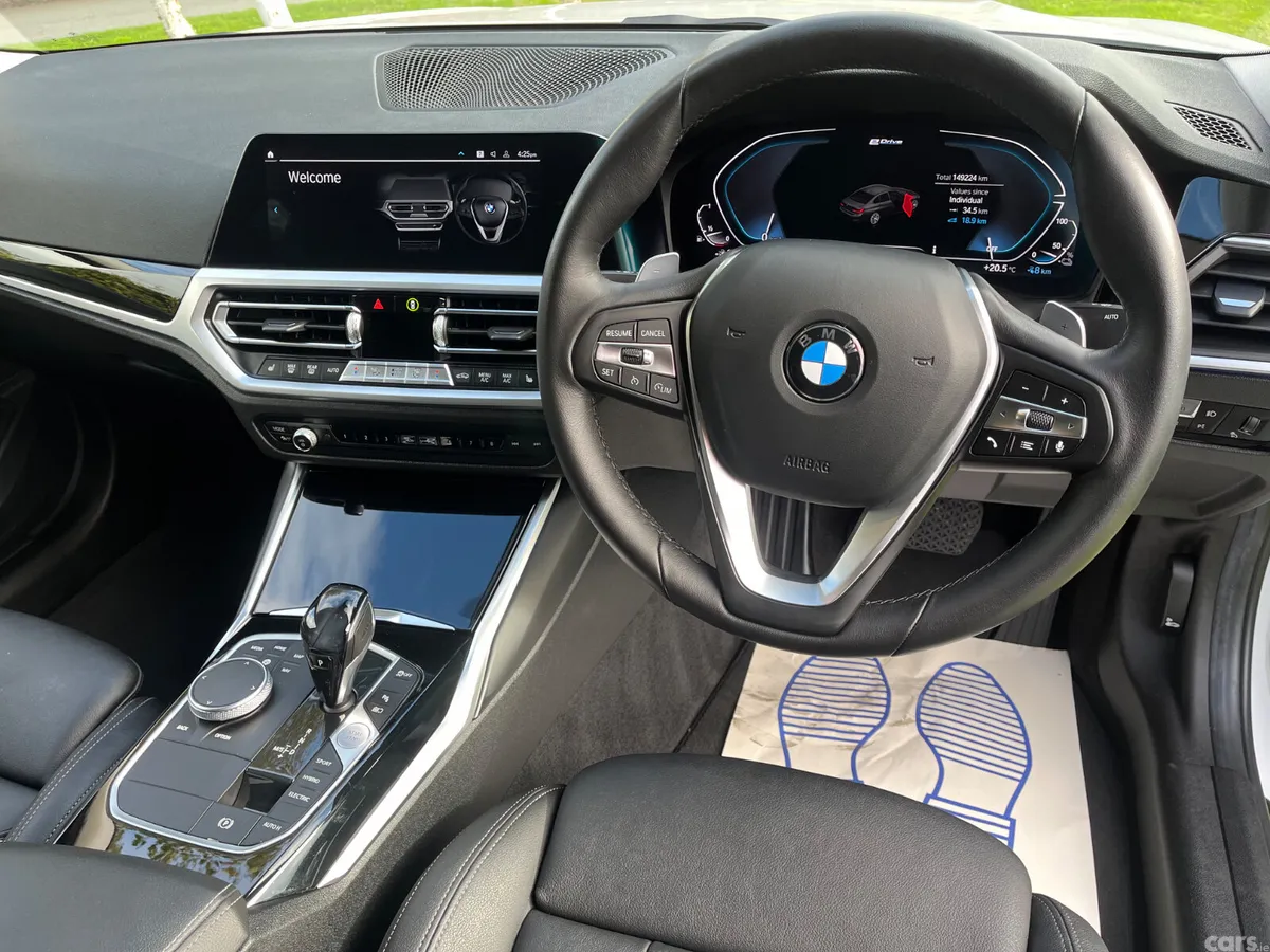 BMW 3-Series Saloon, Petrol Hybrid, 2021, White