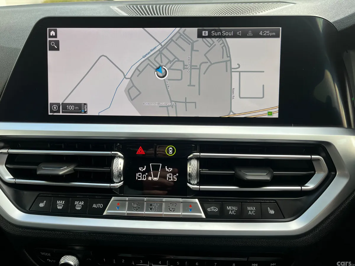BMW 3-Series Saloon, Petrol Hybrid, 2021, White