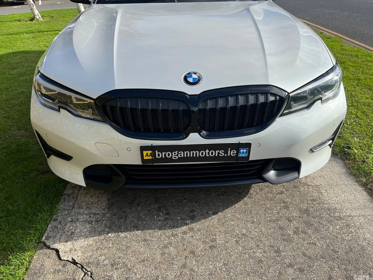 BMW 3-Series Saloon, Petrol Hybrid, 2021, White