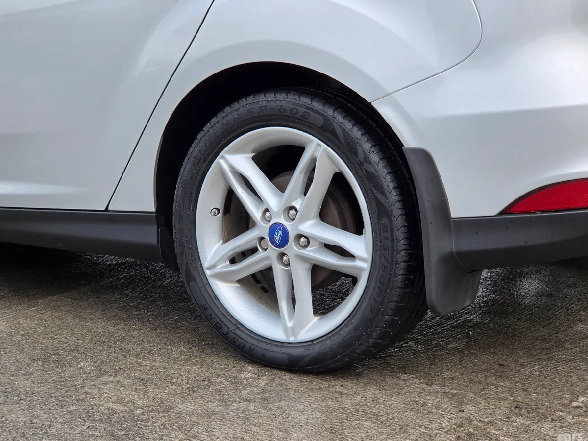 Ford Focus Hatchback, Diesel, 2015, Silver