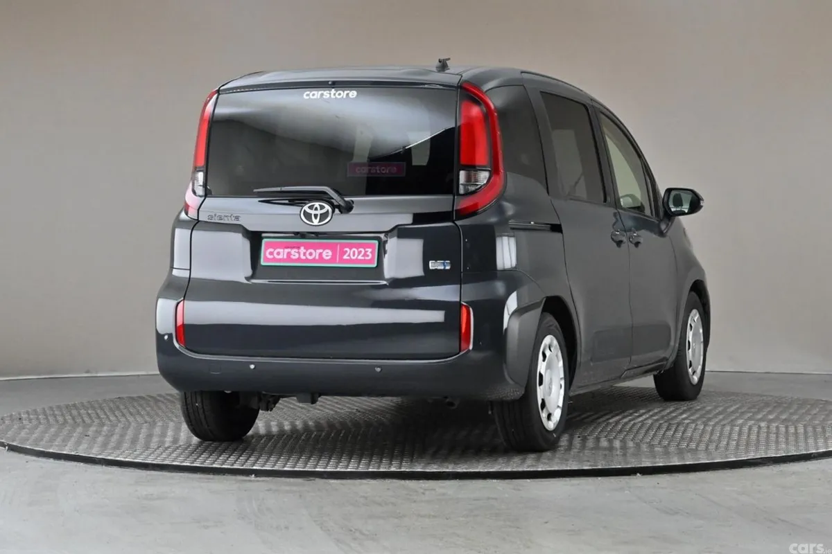 Toyota Sienta MPV, Petrol Hybrid, 2023, Grey