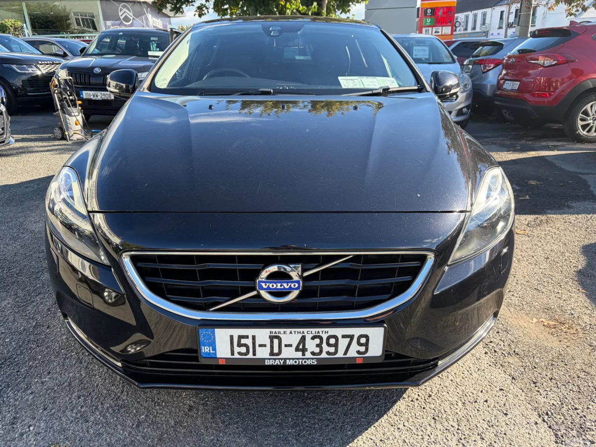 Volvo V40 Hatchback, Diesel, 2015, Black