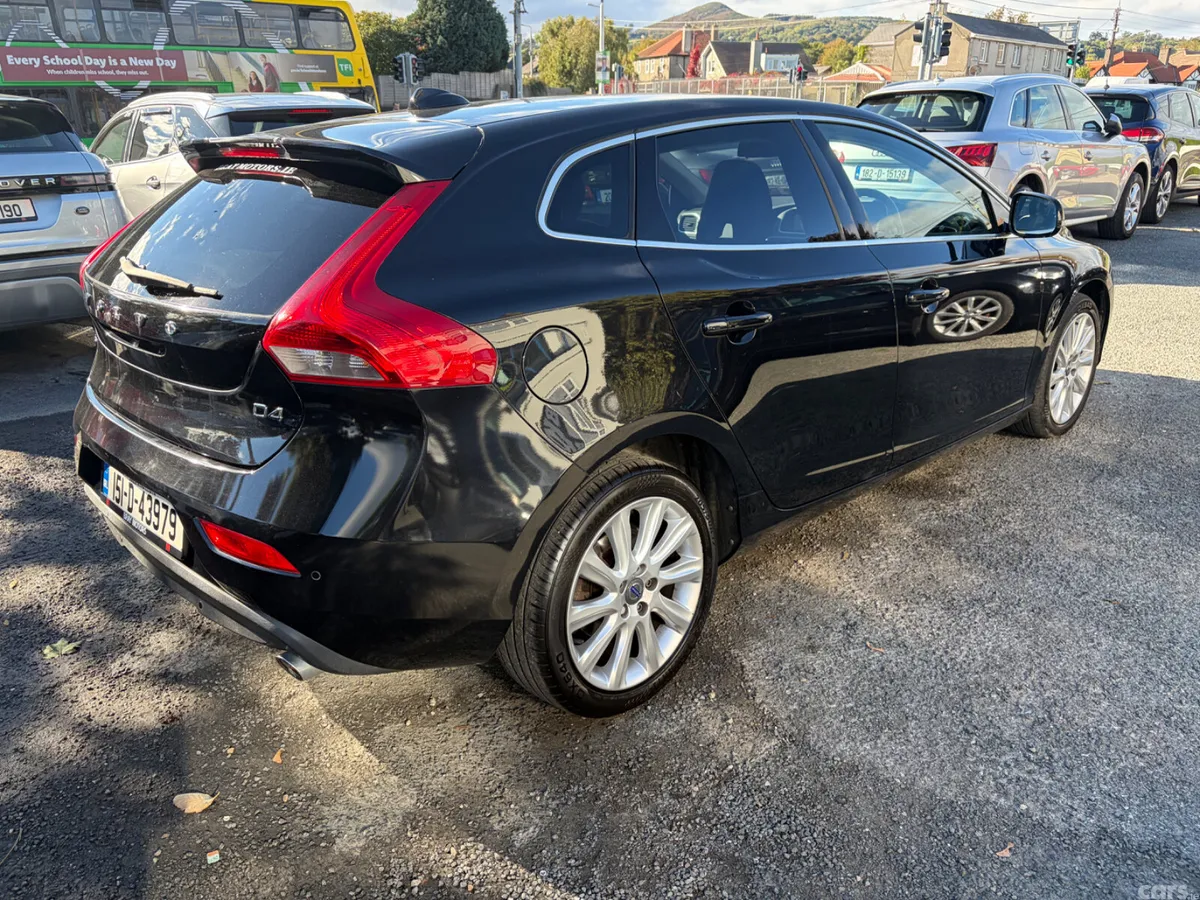 Volvo V40 Hatchback, Diesel, 2015, Black