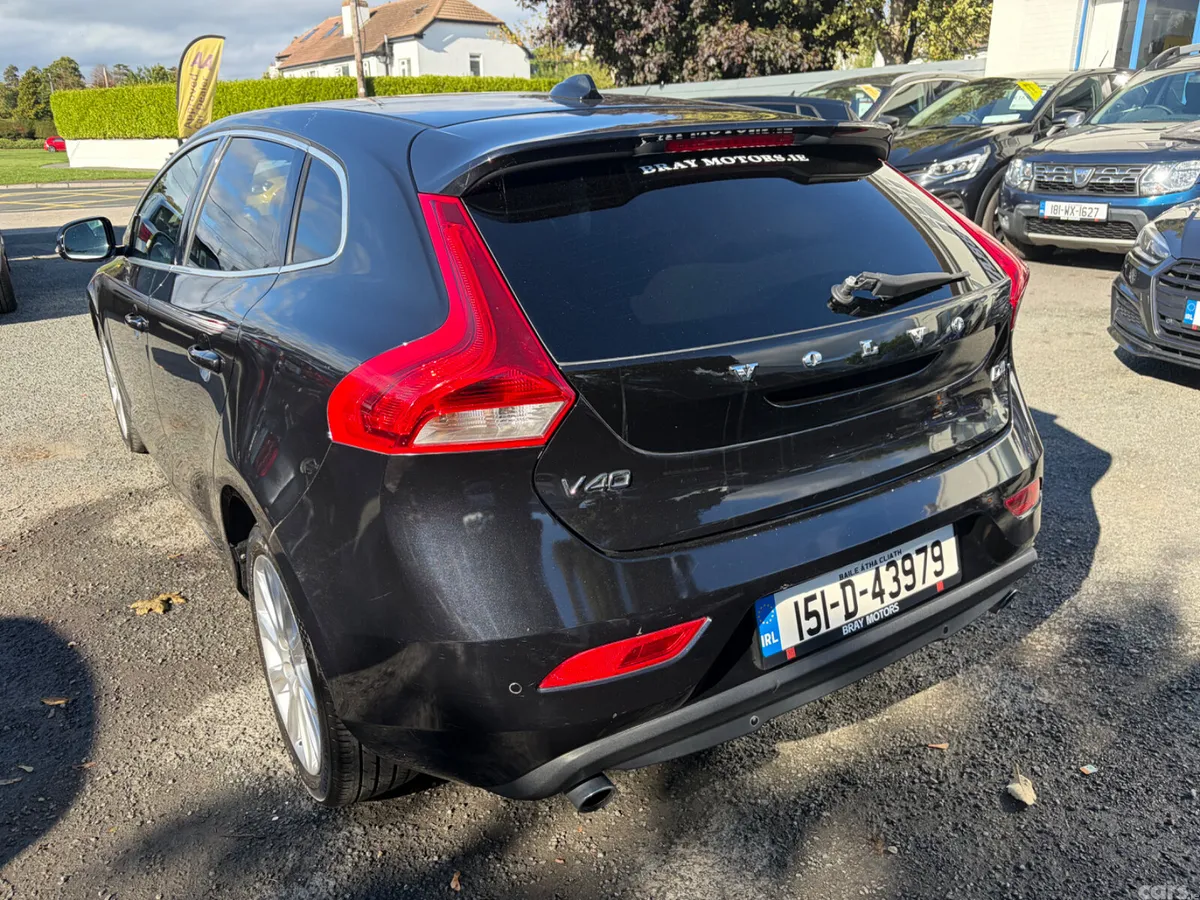 Volvo V40 Hatchback, Diesel, 2015, Black