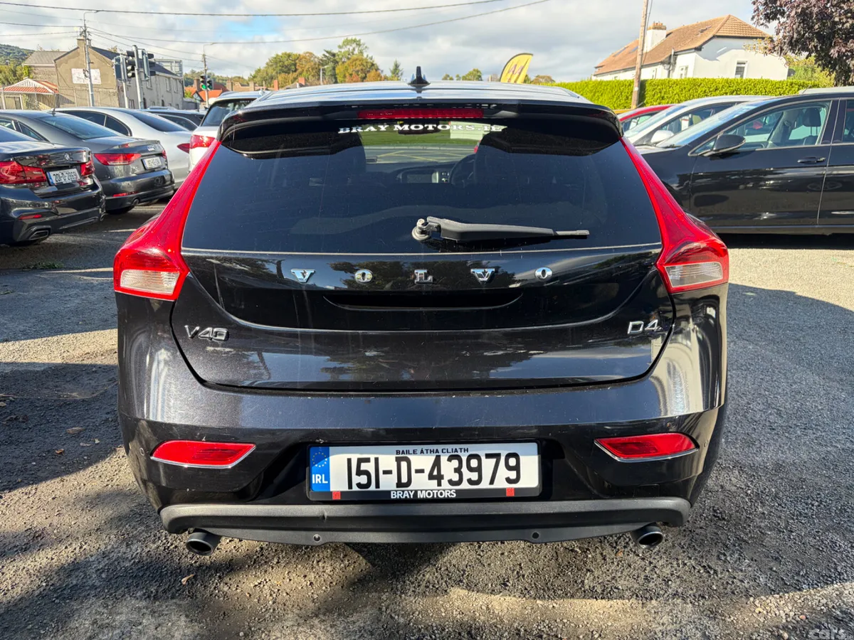 Volvo V40 Hatchback, Diesel, 2015, Black
