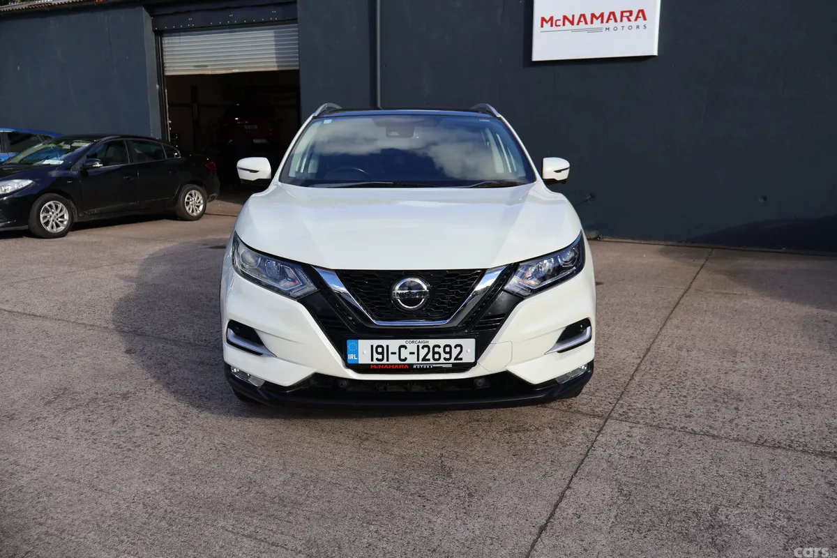 Nissan Qashqai Hatchback, Diesel, 2019, White