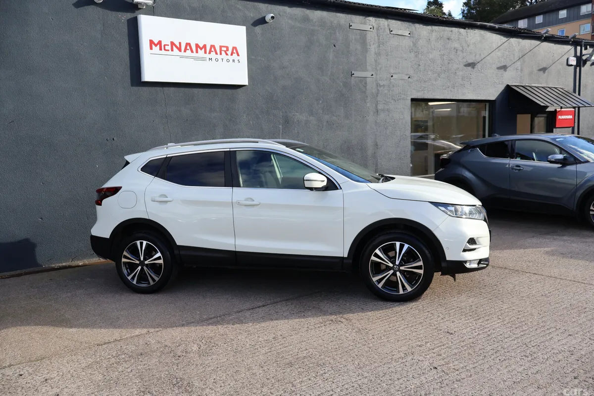 Nissan Qashqai Hatchback, Diesel, 2019, White