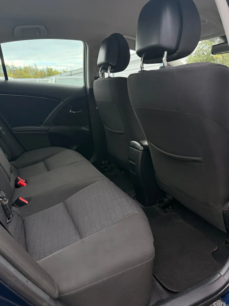 Toyota Avensis Saloon, Diesel, 2009, Blue