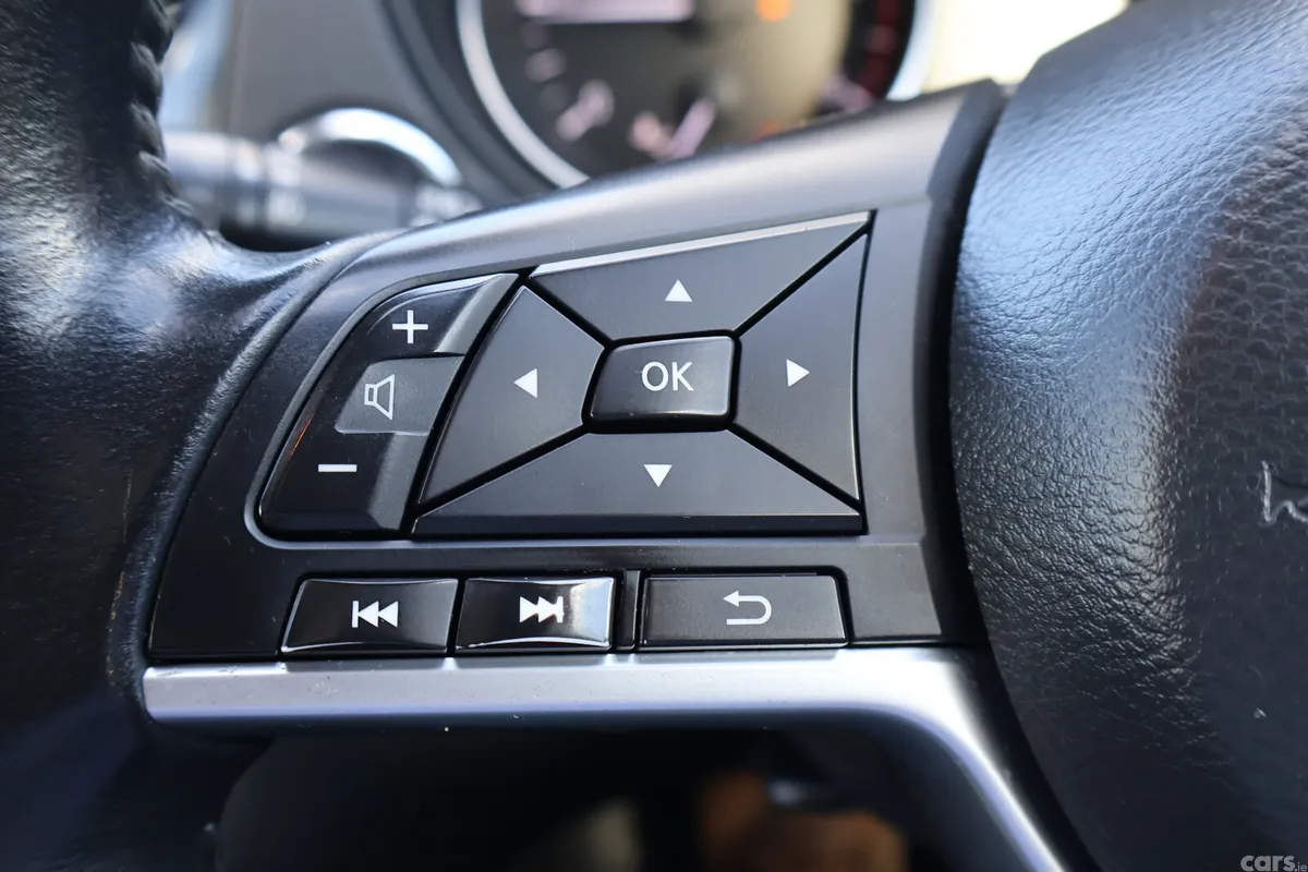 Nissan Qashqai Hatchback, Diesel, 2019, White