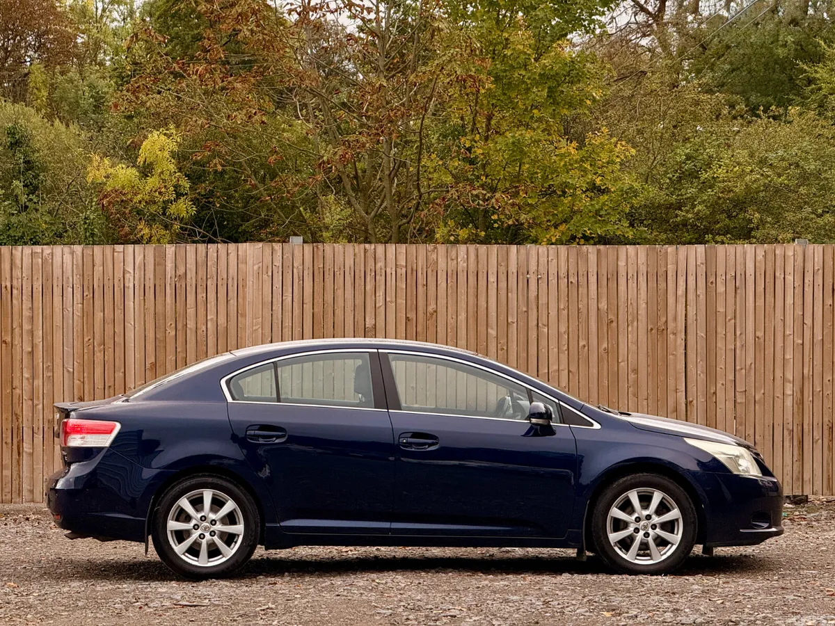 Toyota Avensis Saloon, Diesel, 2009, Blue