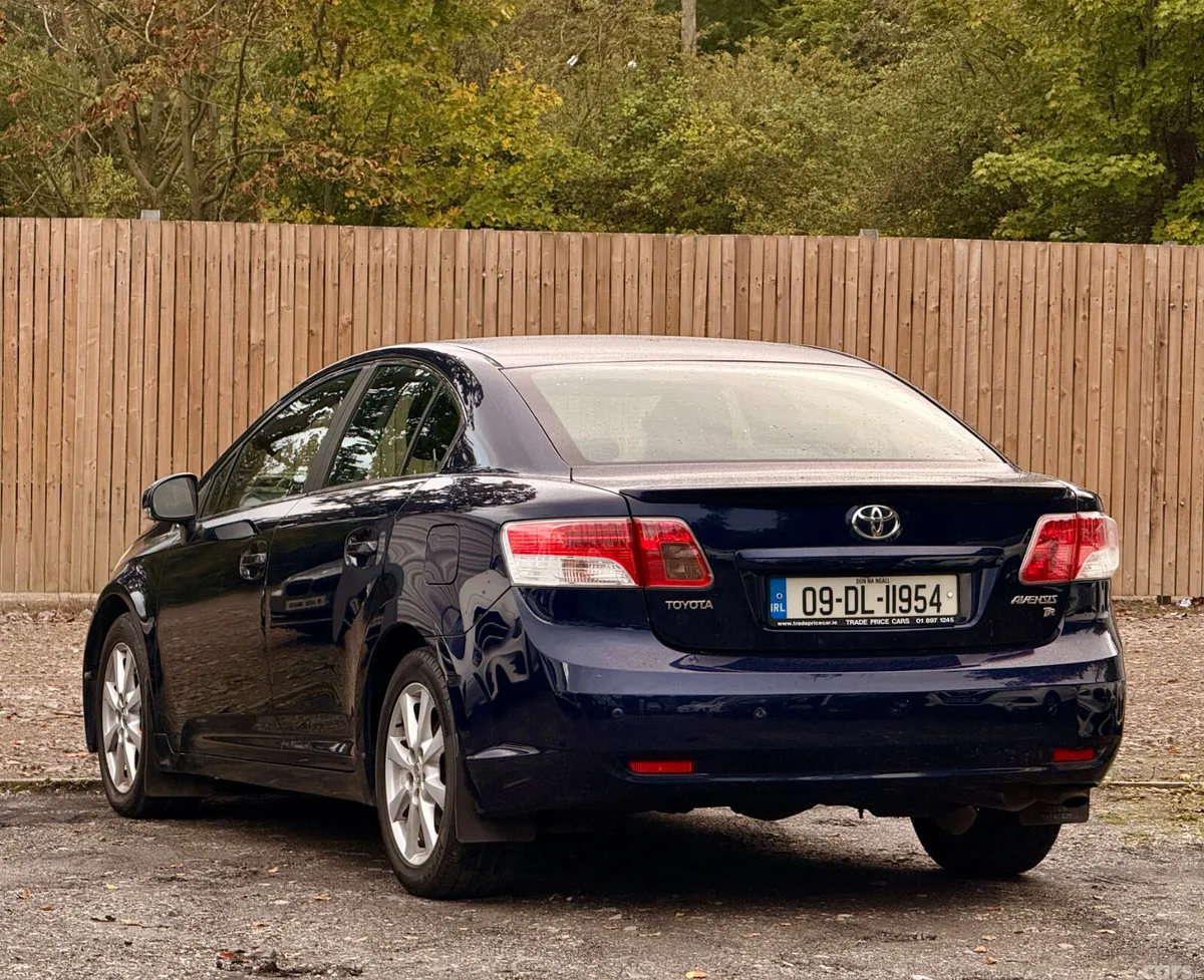 Toyota Avensis Saloon, Diesel, 2009, Blue