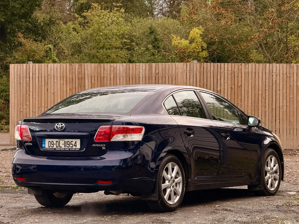 Toyota Avensis Saloon, Diesel, 2009, Blue