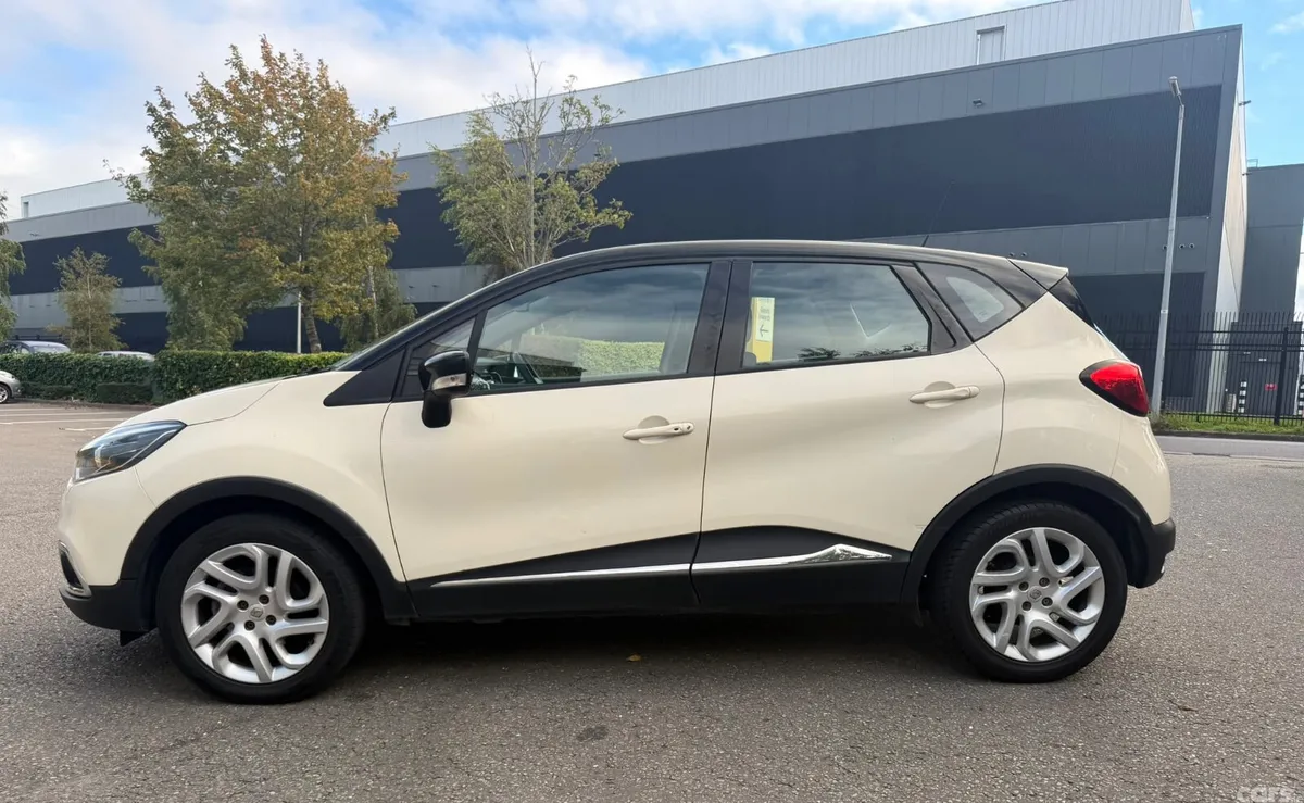 Renault Captur Hatchback, Diesel, 2015, Yellow
