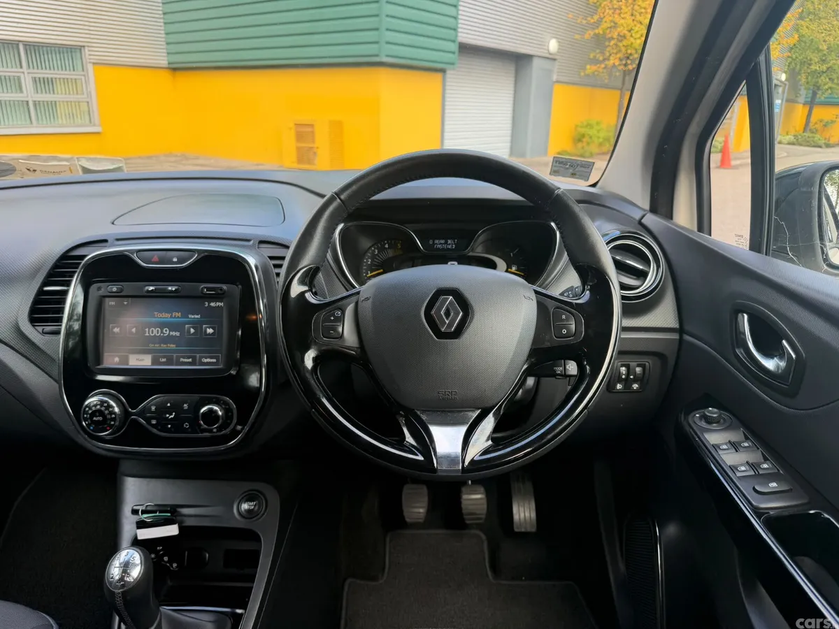 Renault Captur Hatchback, Diesel, 2015, Yellow