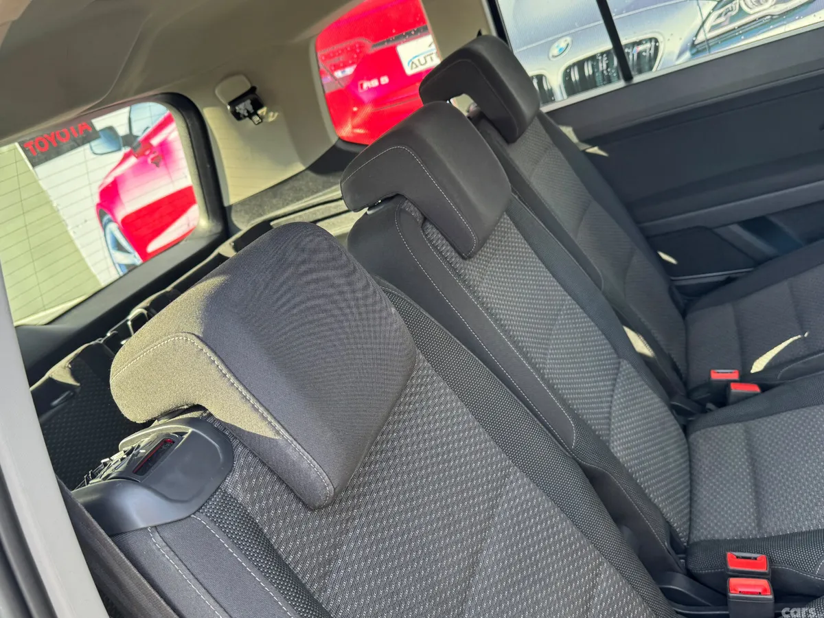 Volkswagen Touran MPV, Diesel, 2017, Black