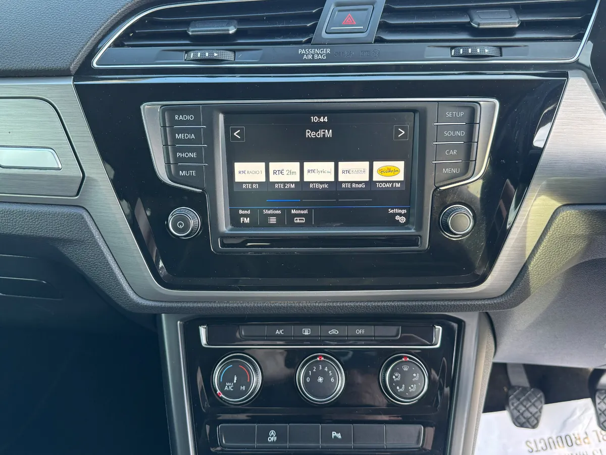 Volkswagen Touran MPV, Diesel, 2017, Black