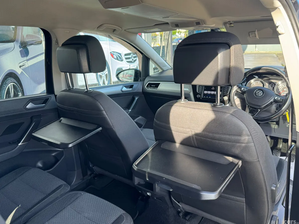 Volkswagen Touran MPV, Diesel, 2017, Black