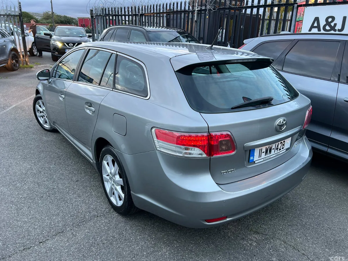 Toyota Avensis Estate, Diesel, 2011, Grey