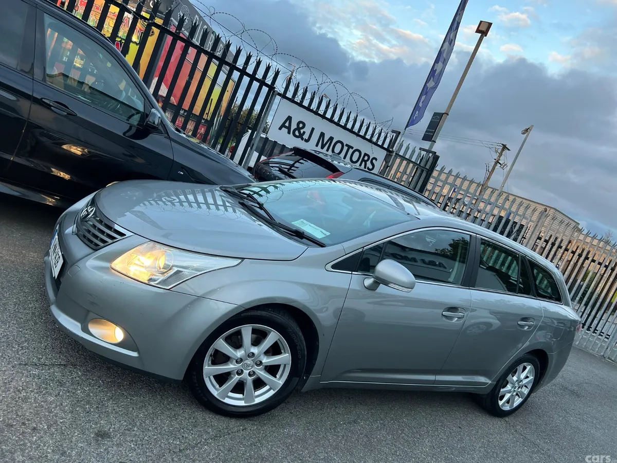 Toyota Avensis Estate, Diesel, 2011, Grey