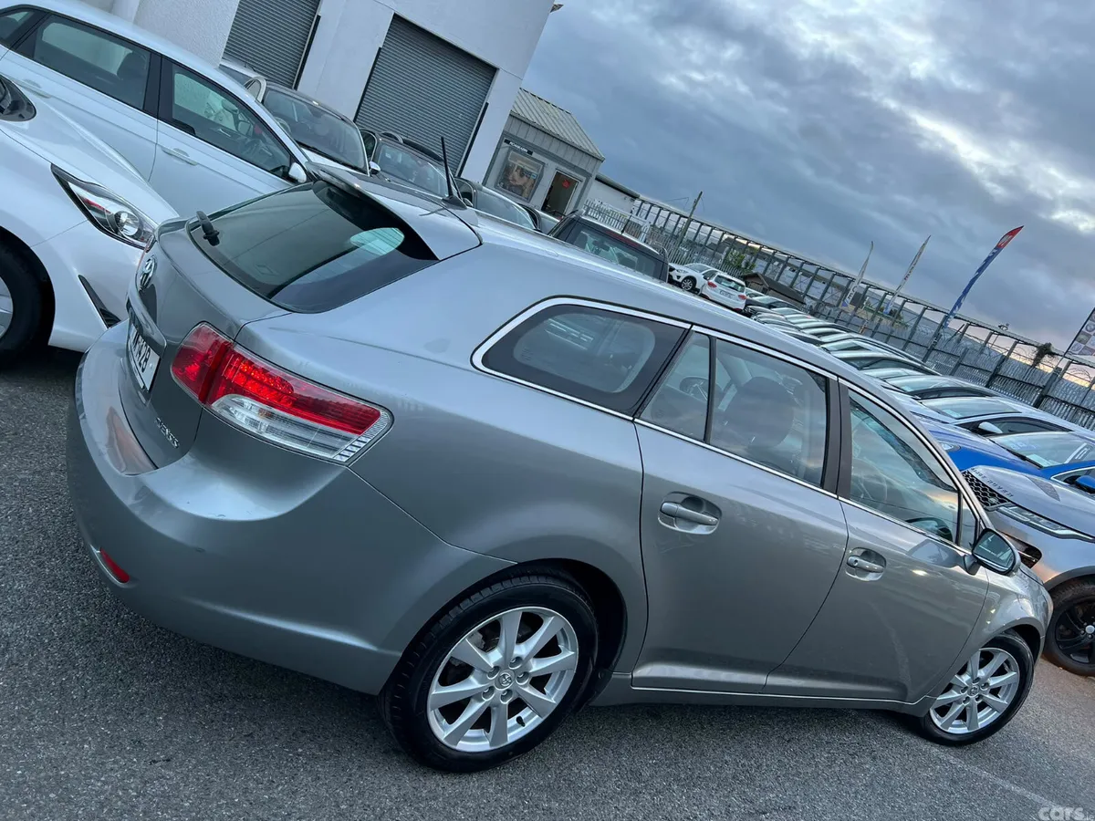 Toyota Avensis Estate, Diesel, 2011, Grey