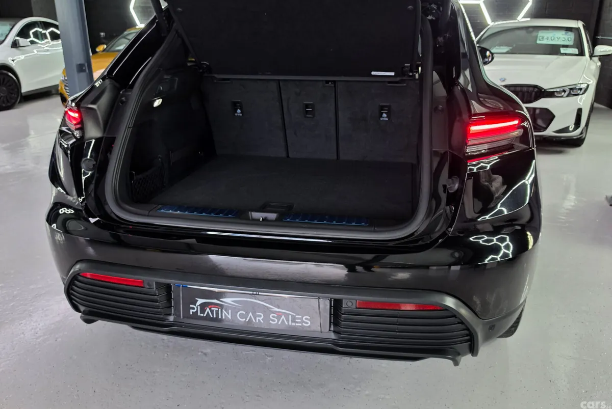 Porsche Macan SUV, Electric, 2024, Black