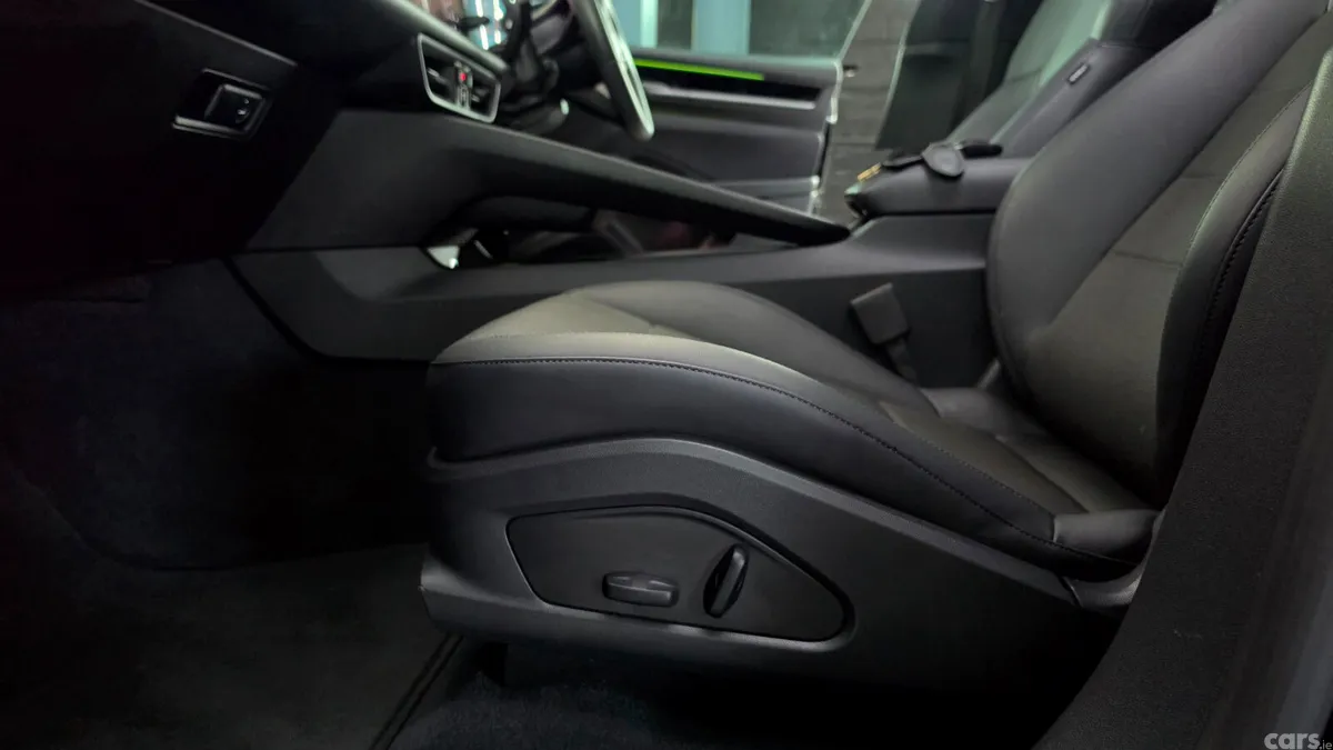 Porsche Macan SUV, Electric, 2024, Black