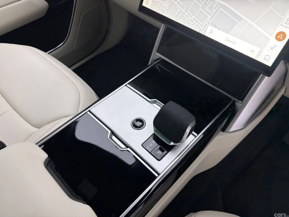 Land Rover Range Rover Estate, Petrol Plug-in Hybrid, 2026, Black