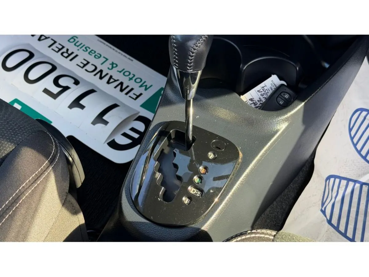 Toyota Yaris Hatchback, Petrol, 2017, Silver