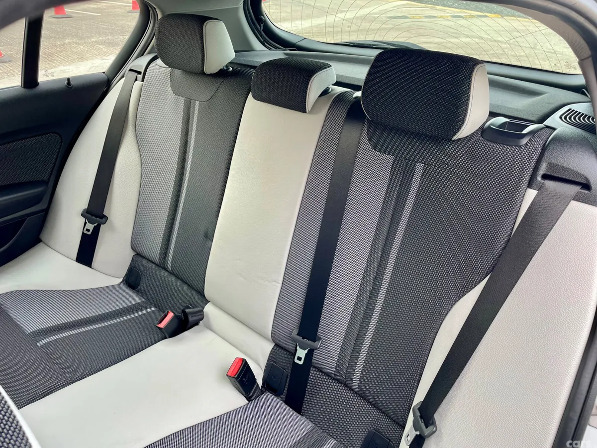 BMW 1-Series Hatchback, Diesel, 2017, Silver