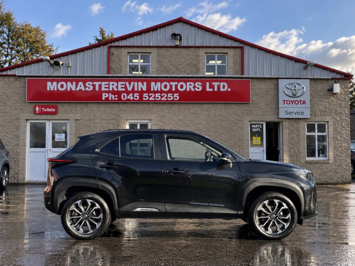 Toyota Yaris Cross SUV, Petrol Hybrid, 2026, Black