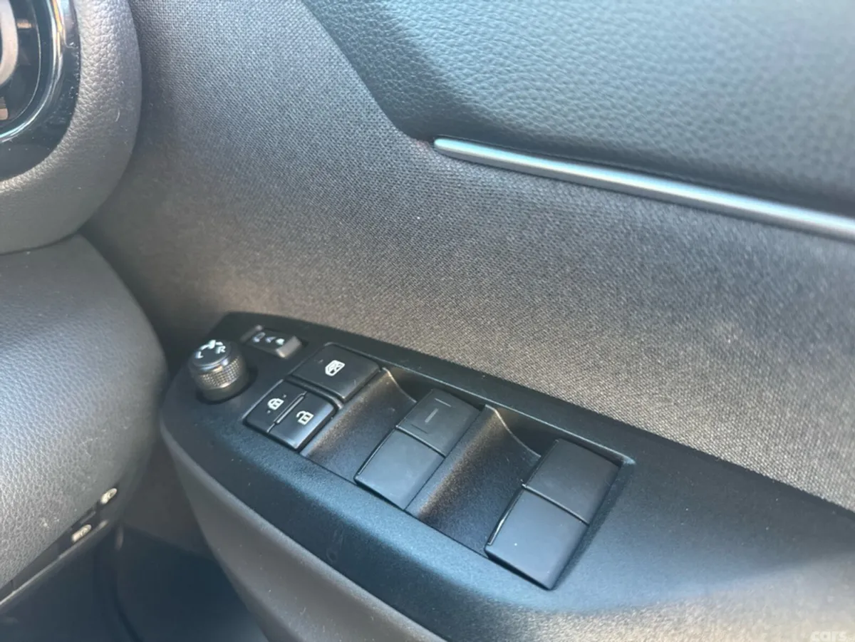 Toyota Yaris Cross SUV, Petrol Hybrid, 2026, Black