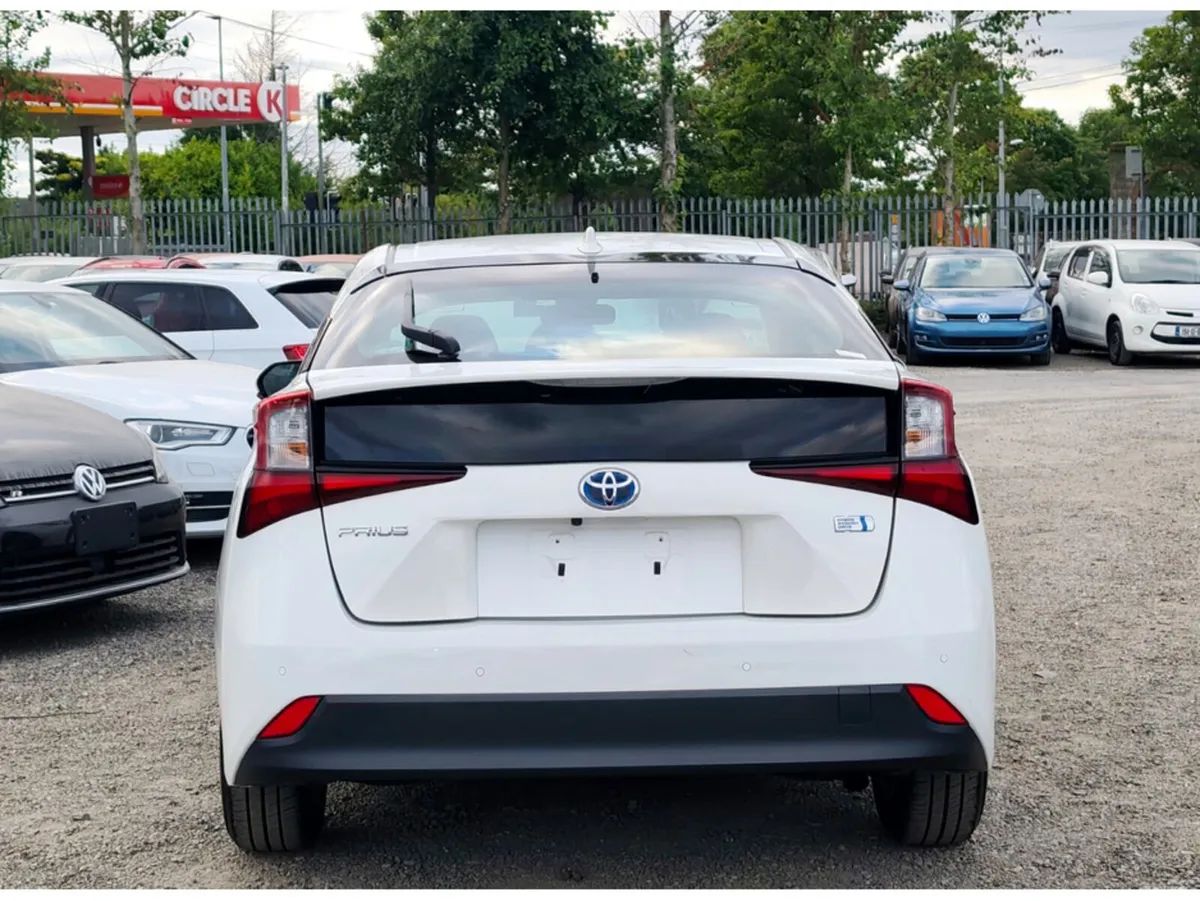 Toyota Prius Hatchback, Petrol Hybrid, 2022, White