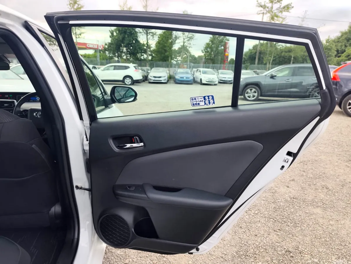 Toyota Prius Hatchback, Petrol Hybrid, 2022, White