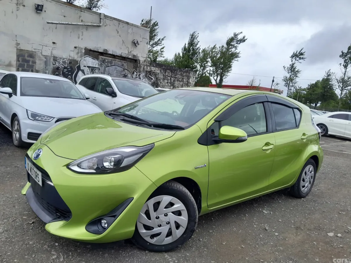Toyota Aqua Hatchback, Petrol, 2017, Green