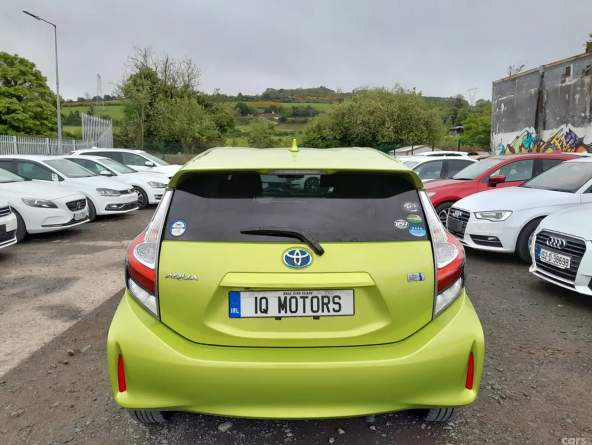 Toyota Aqua Hatchback, Petrol, 2017, Green