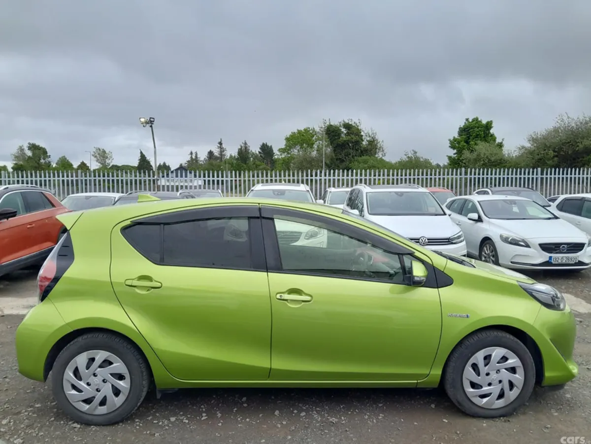 Toyota Aqua Hatchback, Petrol, 2017, Green