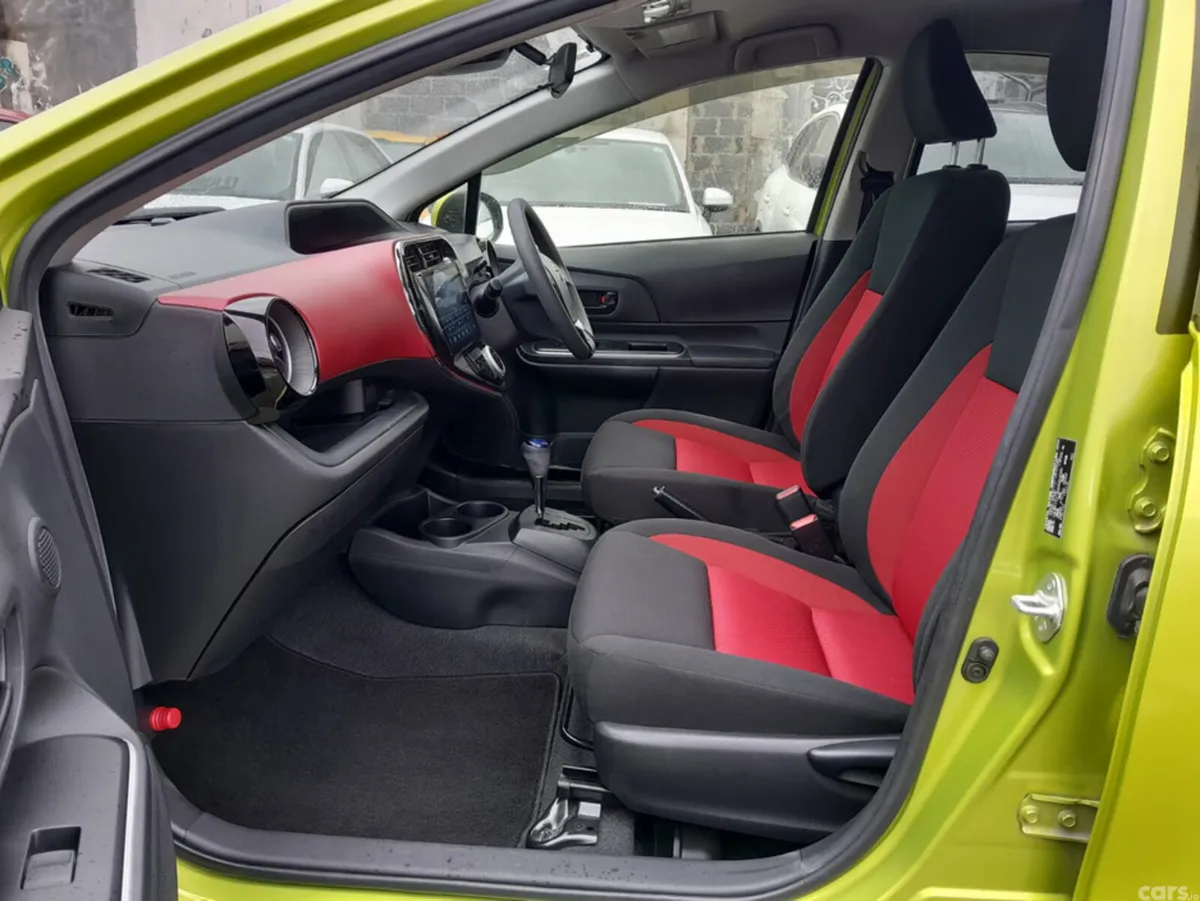 Toyota Aqua Hatchback, Petrol, 2017, Green