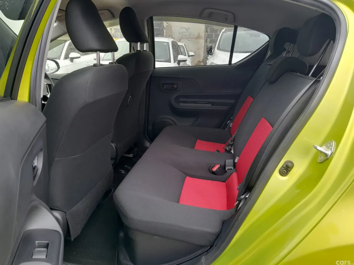 Toyota Aqua Hatchback, Petrol, 2017, Green