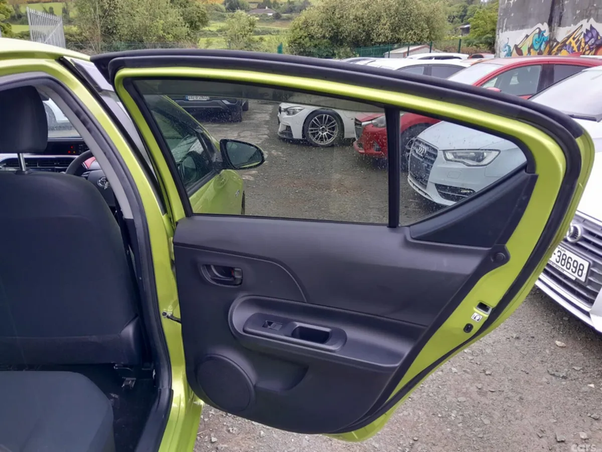 Toyota Aqua Hatchback, Petrol, 2017, Green