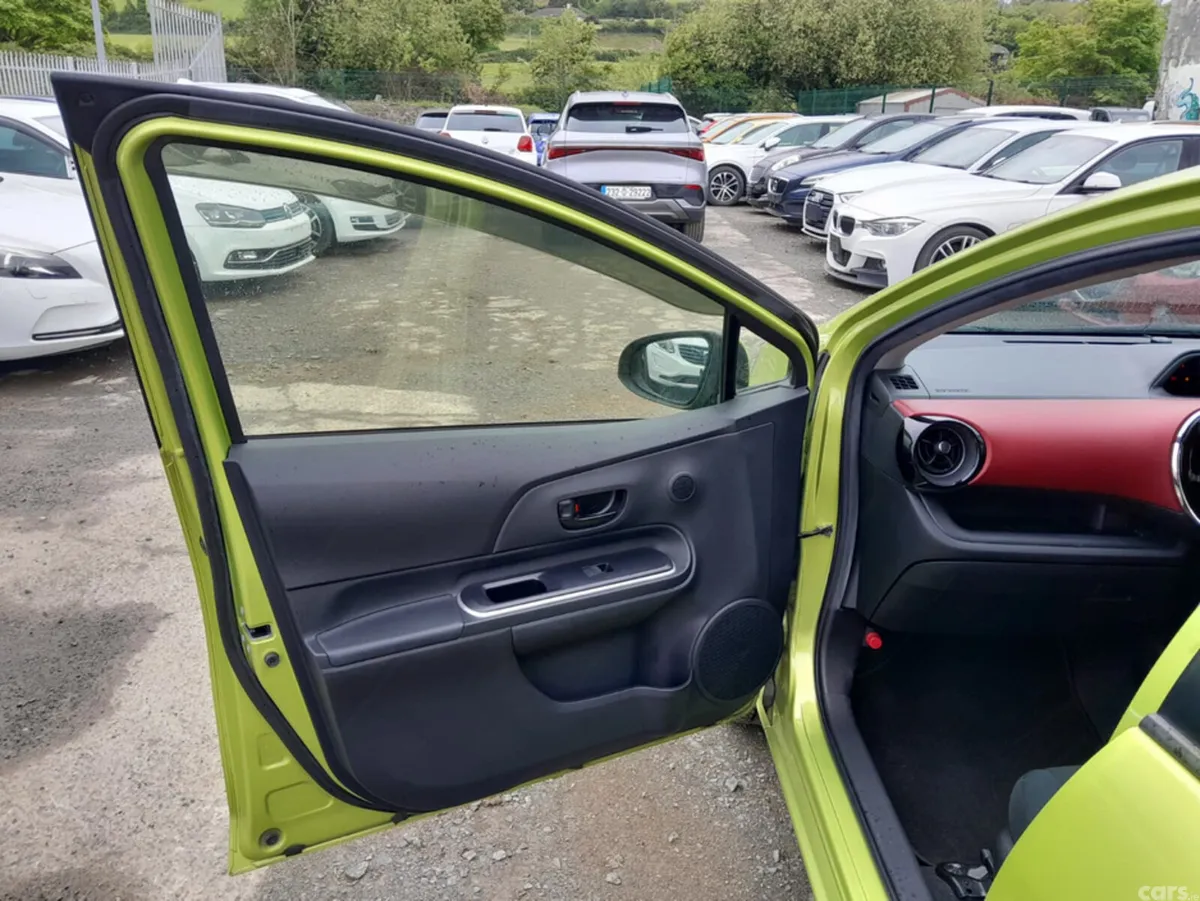 Toyota Aqua Hatchback, Petrol, 2017, Green
