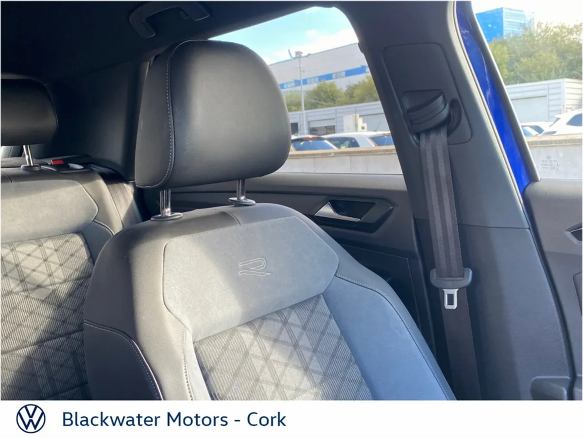 Volkswagen T-Roc SUV, Petrol, 2023, Blue