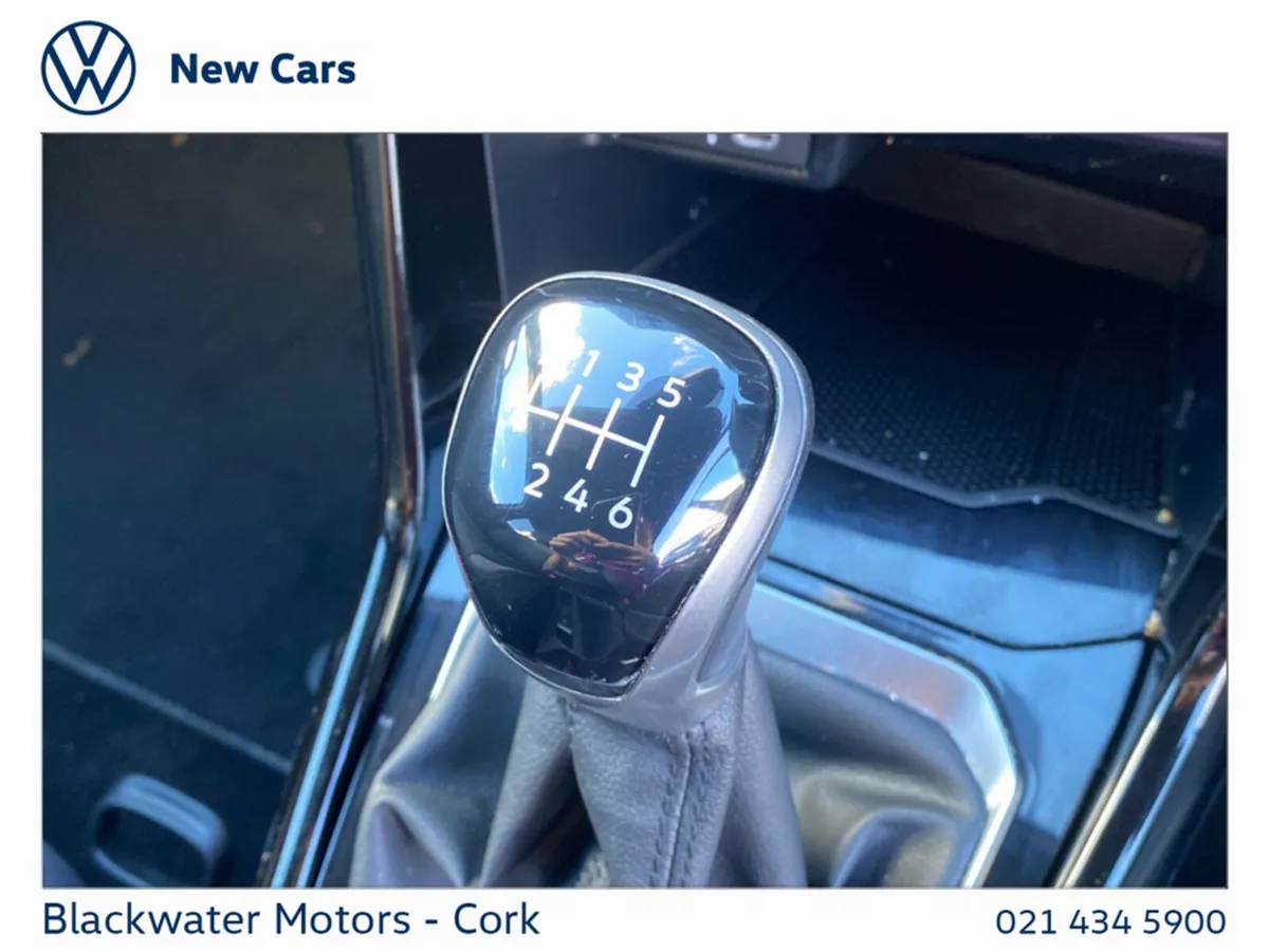 Volkswagen T-Roc SUV, Petrol, 2023, Blue