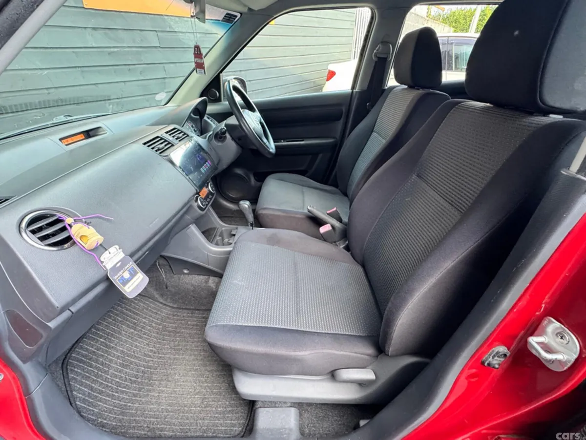 Suzuki Swift Hatchback, Petrol, 2009, Red