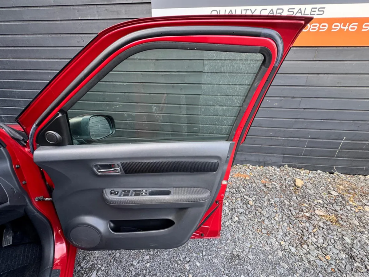 Suzuki Swift Hatchback, Petrol, 2009, Red