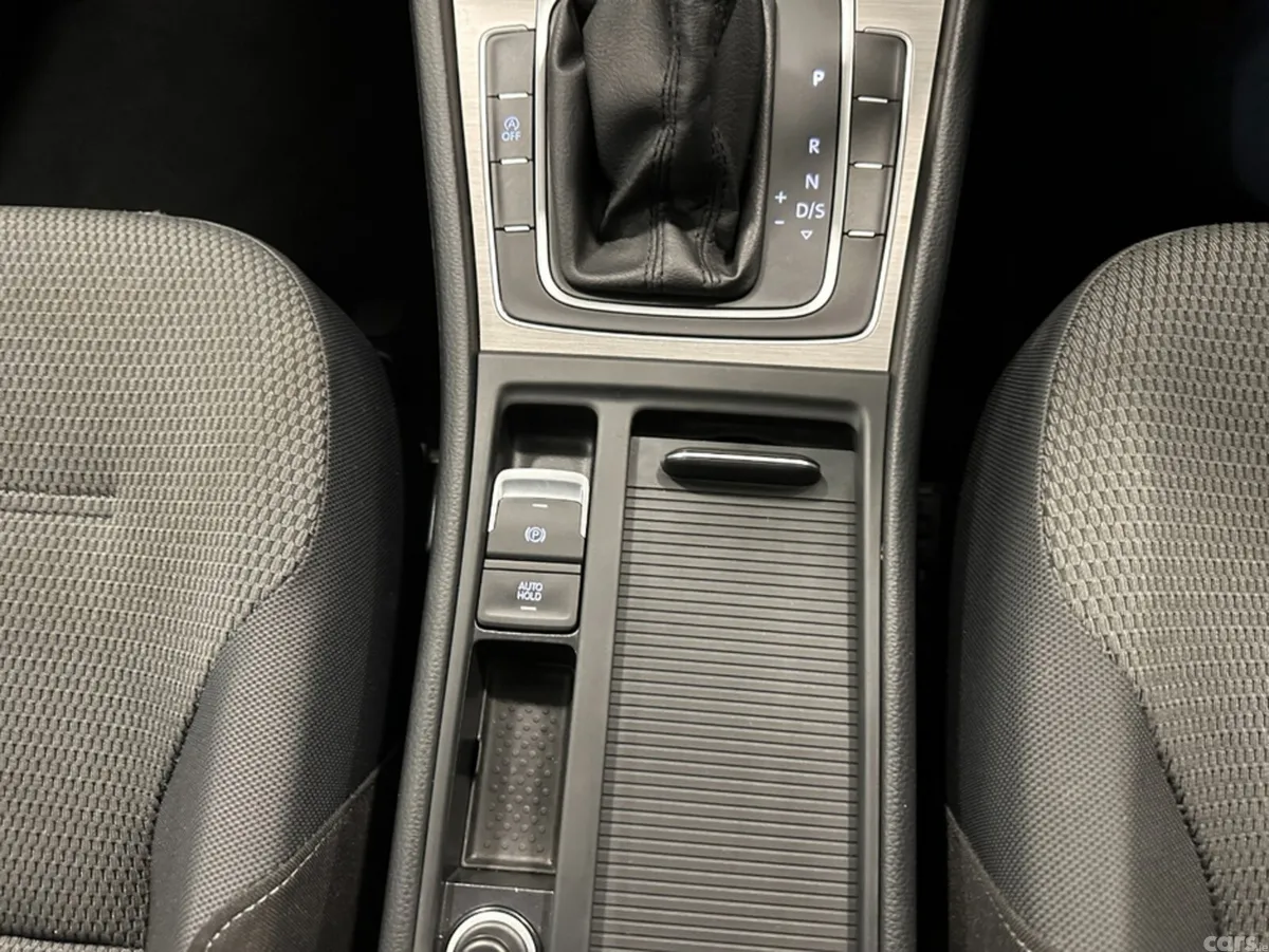 Volkswagen Golf Hatchback, Petrol, 2014, Silver