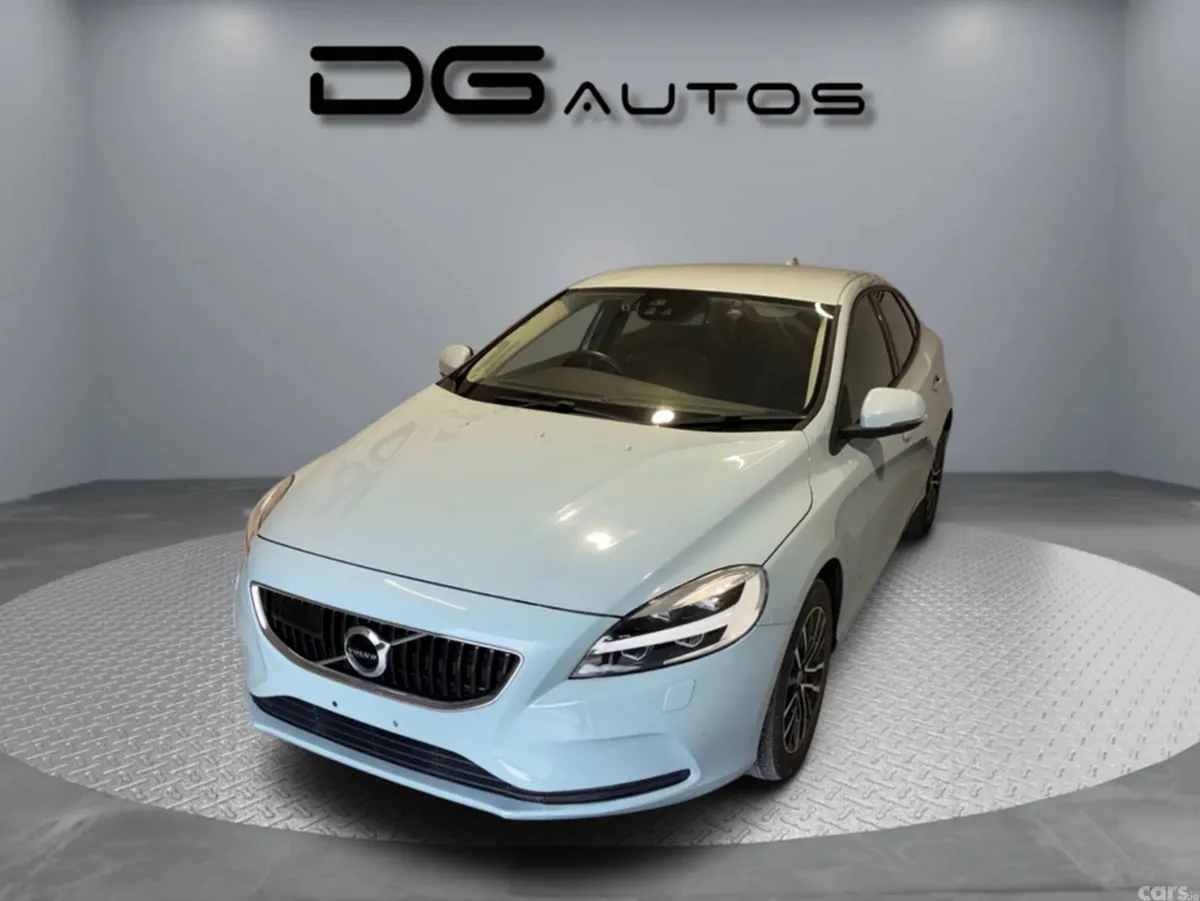 Volvo V40 Hatchback, Petrol, 2018, Grey