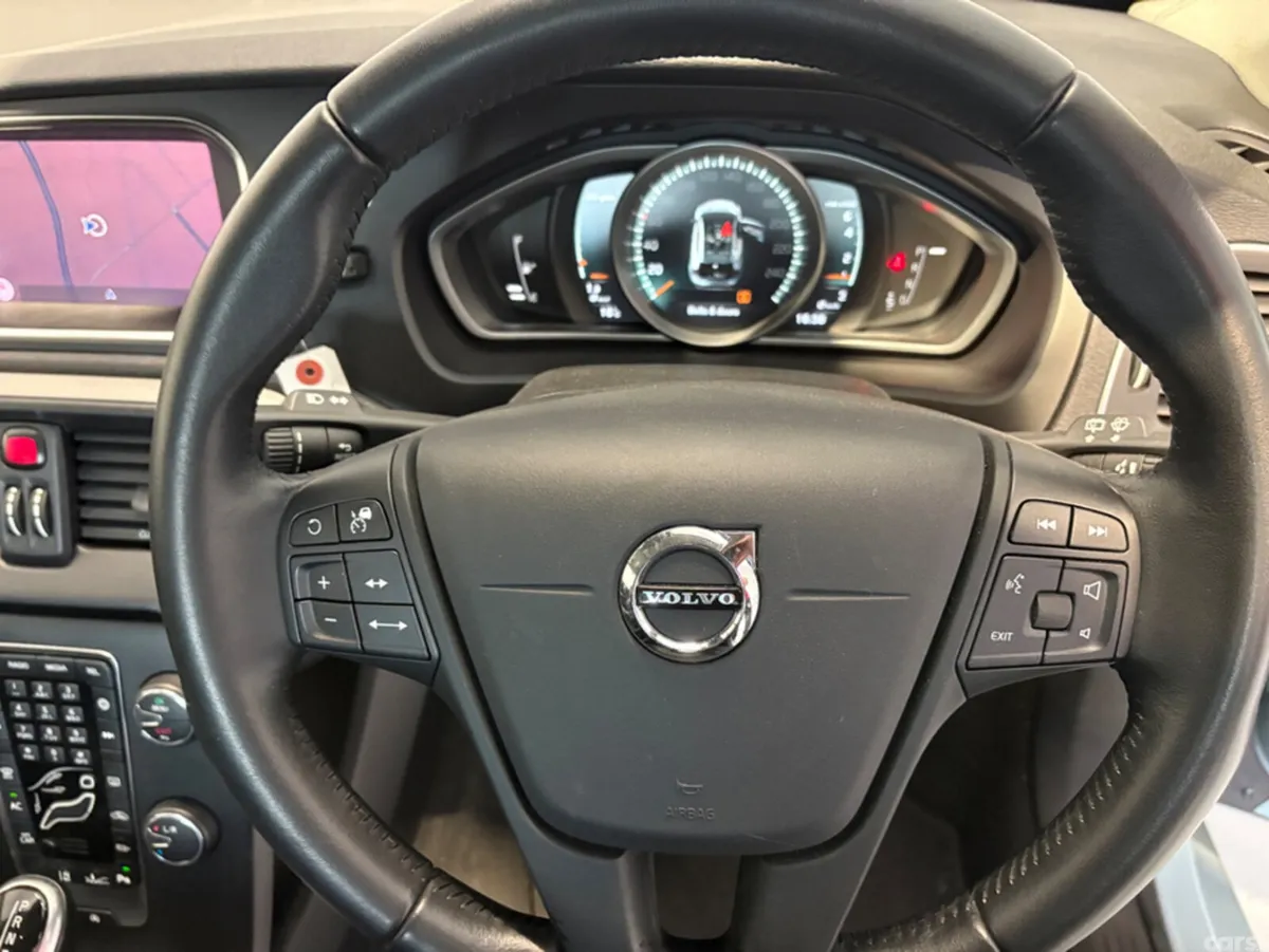Volvo V40 Hatchback, Petrol, 2018, Grey