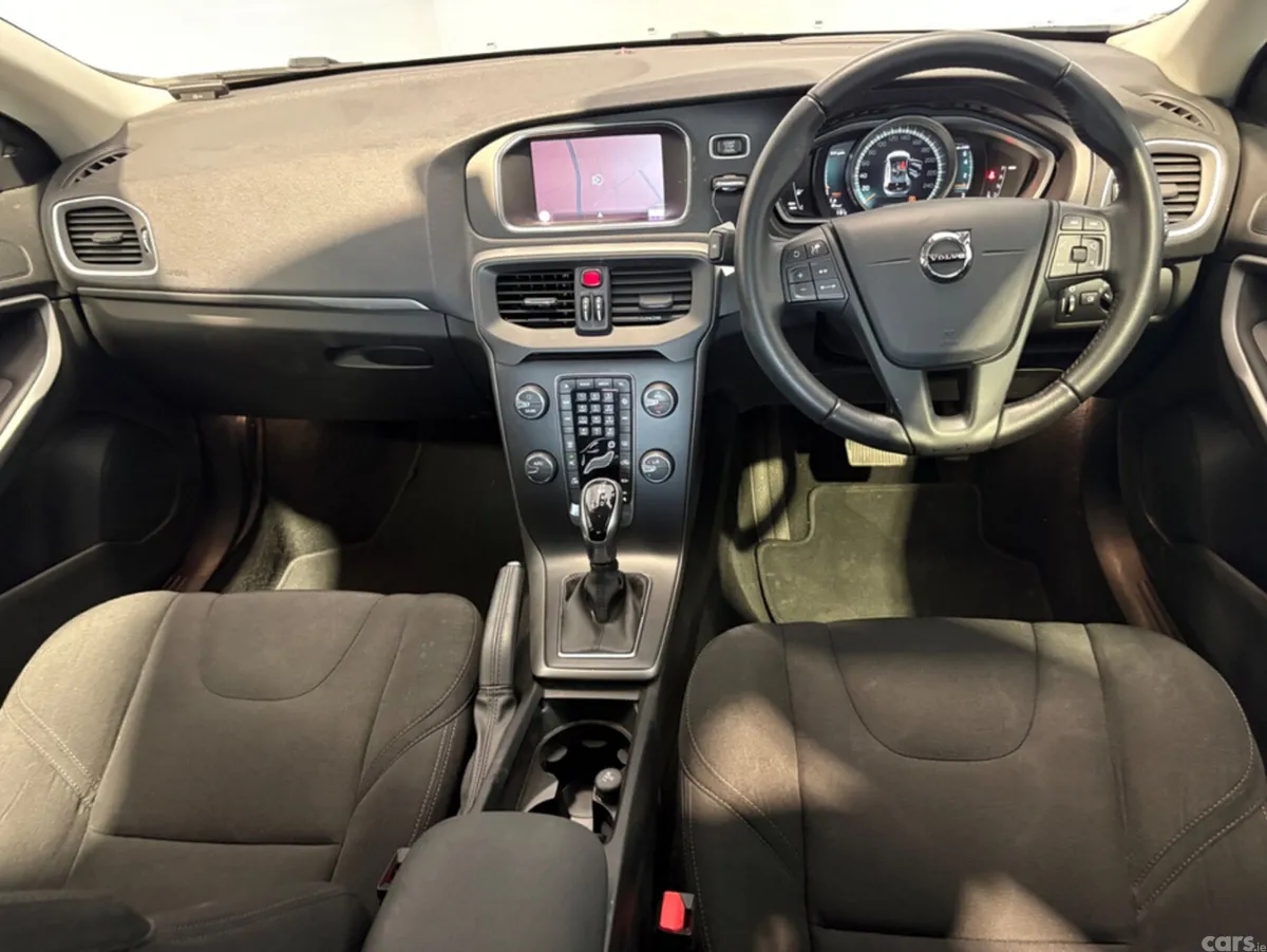Volvo V40 Hatchback, Petrol, 2018, Grey